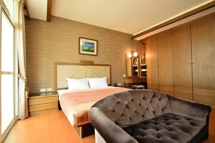 Room 3 of 5
