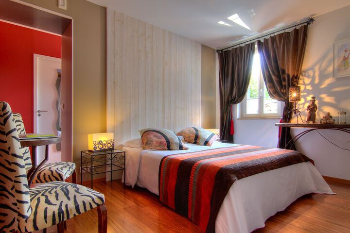 Room 4 of 15