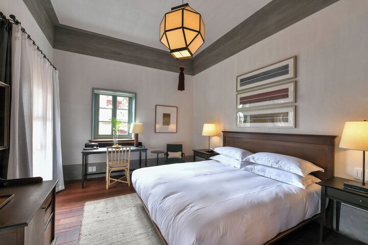 Room 8 of 61