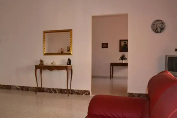 Room 7 of 9