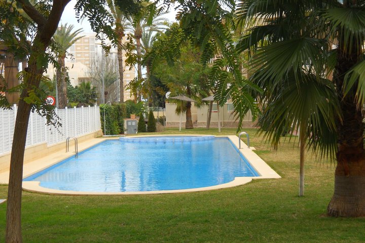 Pool 20 of 30