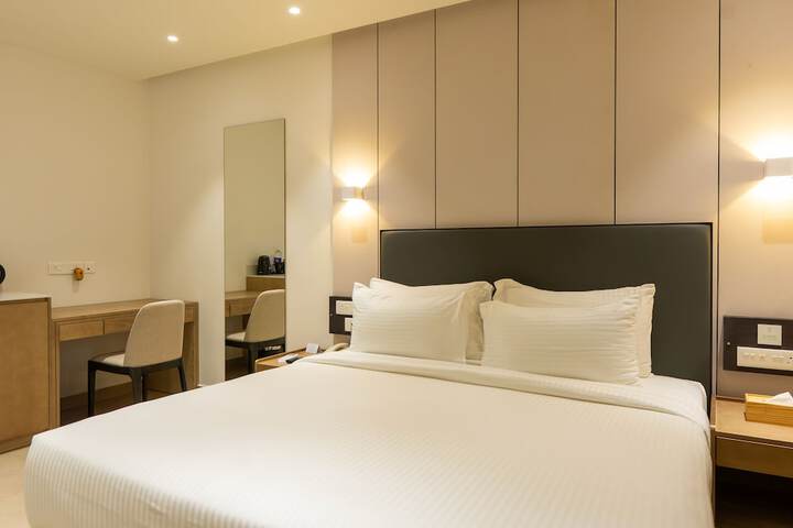 Room 12 of 34