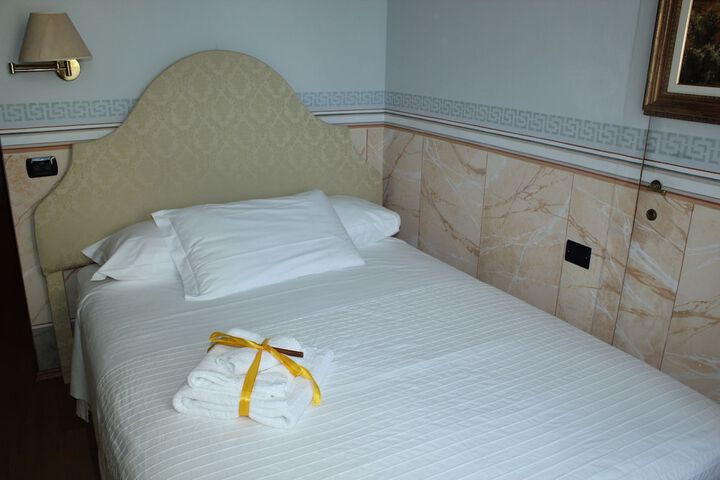 Room 22 of 50