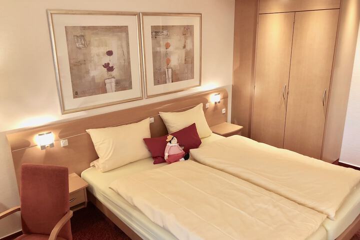 Room 34 of 102