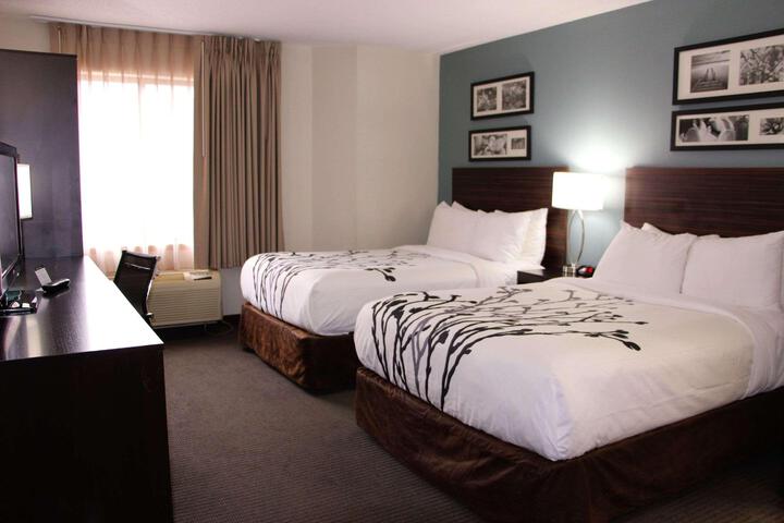 Double Accessible Queen Size Bed (1 of 8)