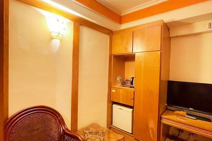 Room 49 of 71