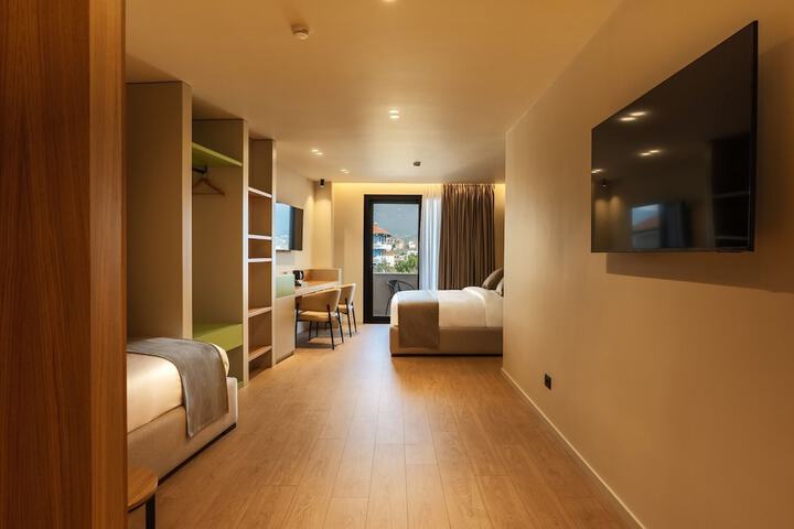 Room 42 of 73