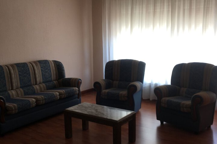 Room 4 of 4