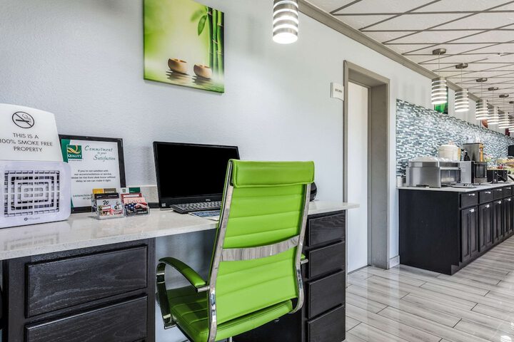 Business Center 30 of 40