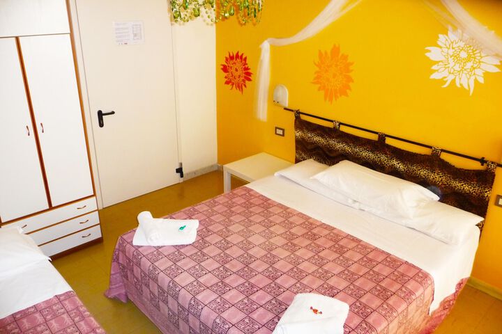 Room 11 of 49