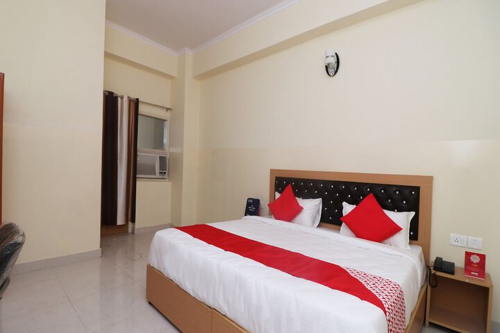 Room 9 of 25