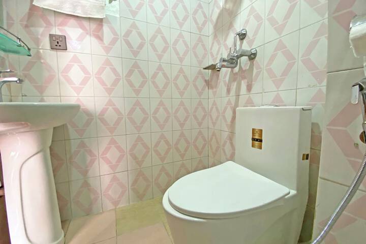 Room 33 of 51