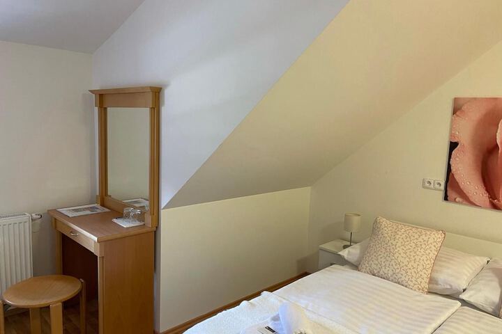 Room 19 of 57