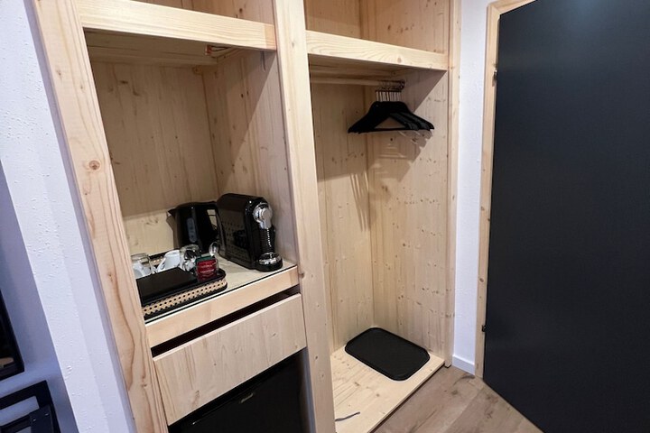 Room 14 of 69