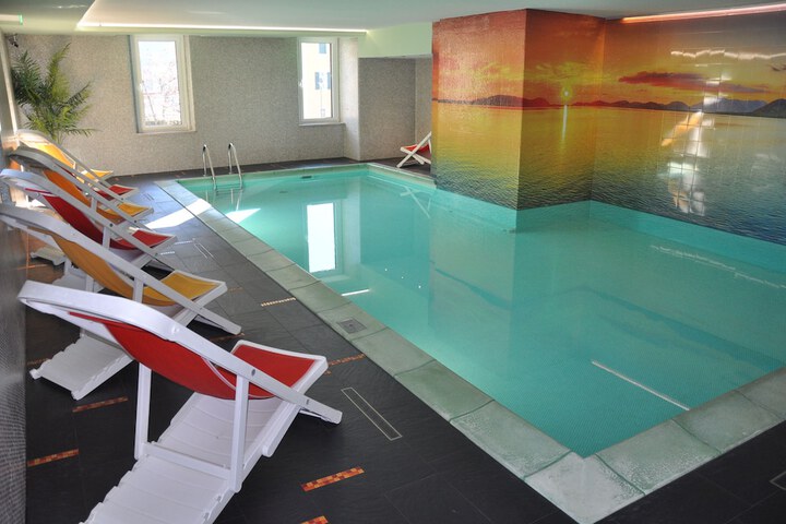 Pool 13 of 49