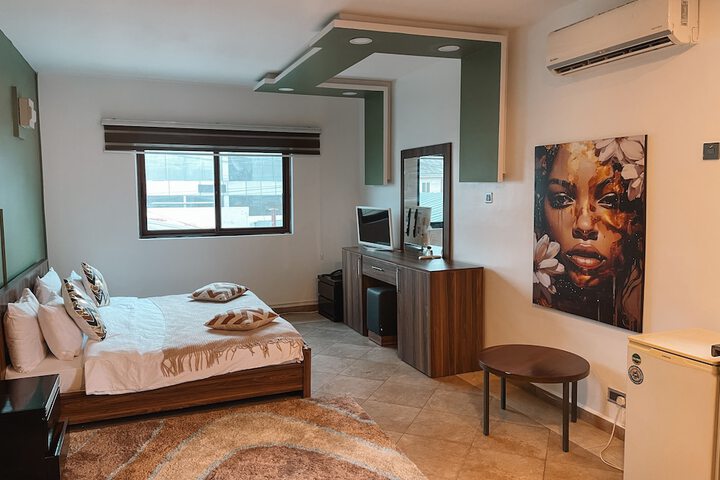 Room 4 of 23