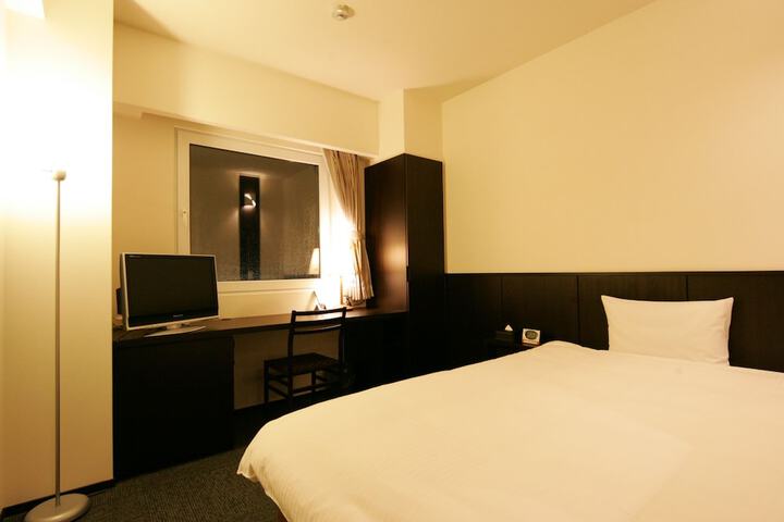 Room 6 of 38