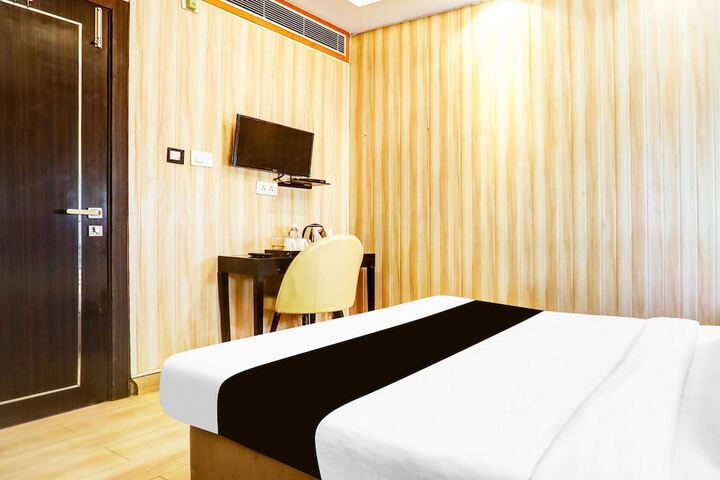 Room 14 of 22