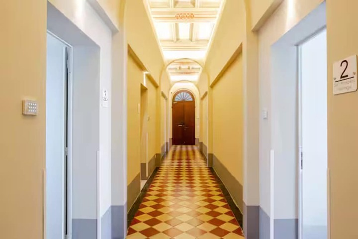 Ballroom/Hall 131 of 139