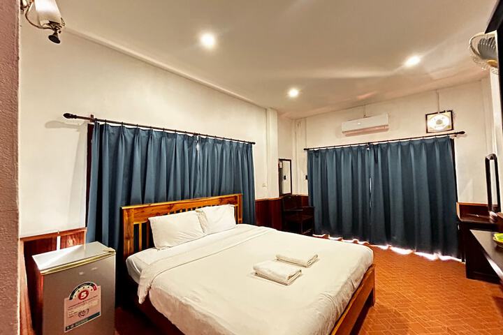 Room 2 of 61