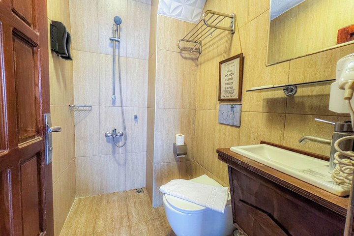 Room 52 of 65