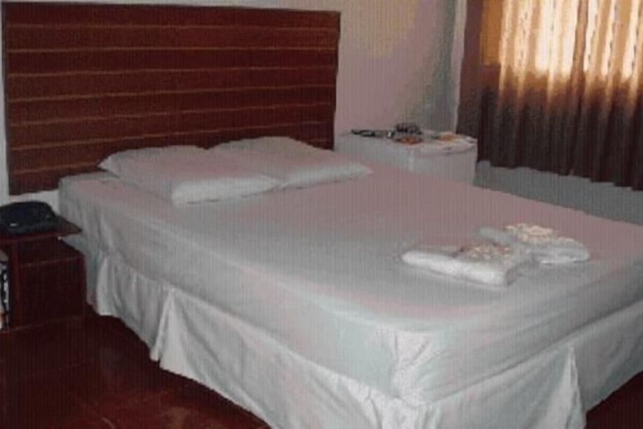 Room 13 of 43