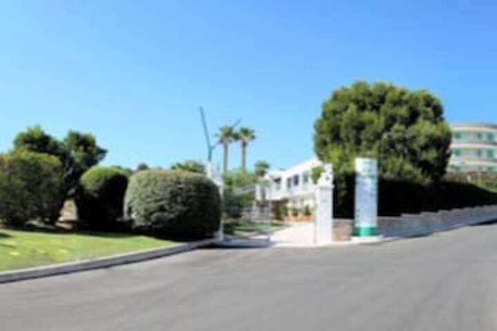 Hotel Entry