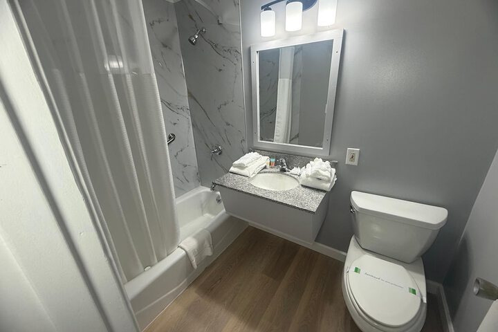 Room 34 of 38