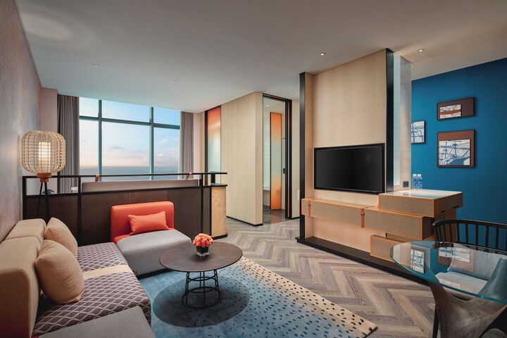 Room 2 of 118