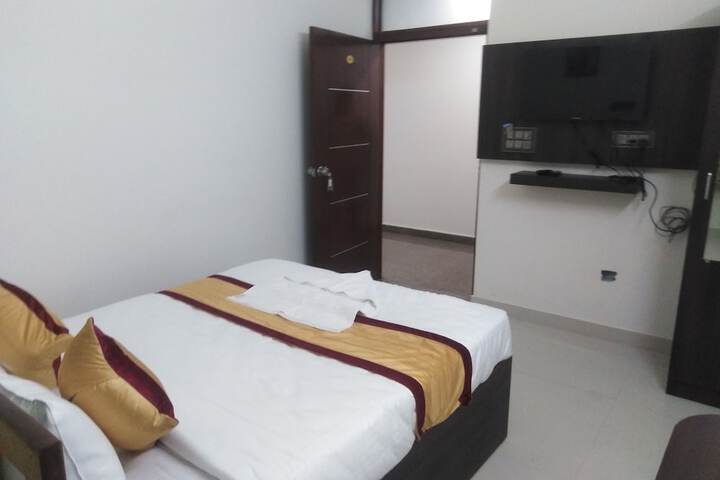 Room 3 of 15