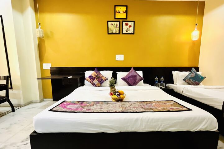 Room 10 of 31