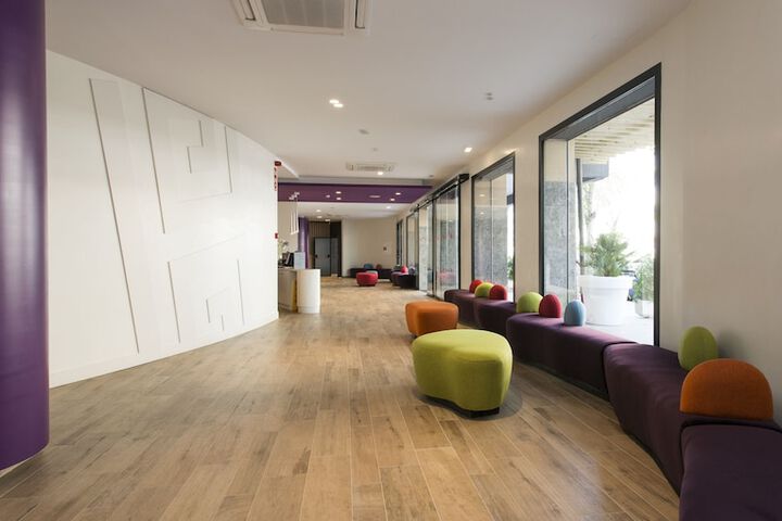 Guest Lobby