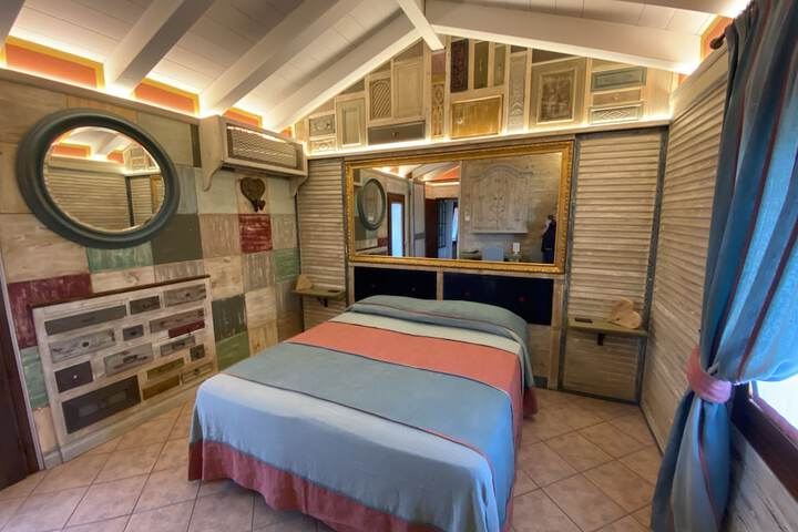 Room 8 of 72