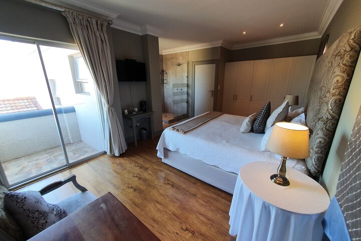 Room 6 of 34