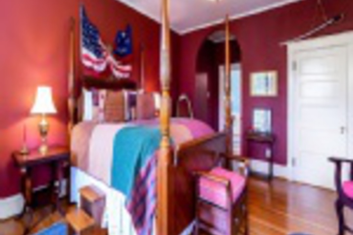 Room 169 of 384