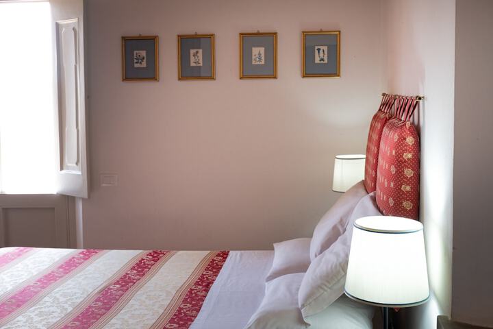 Room 3 of 56