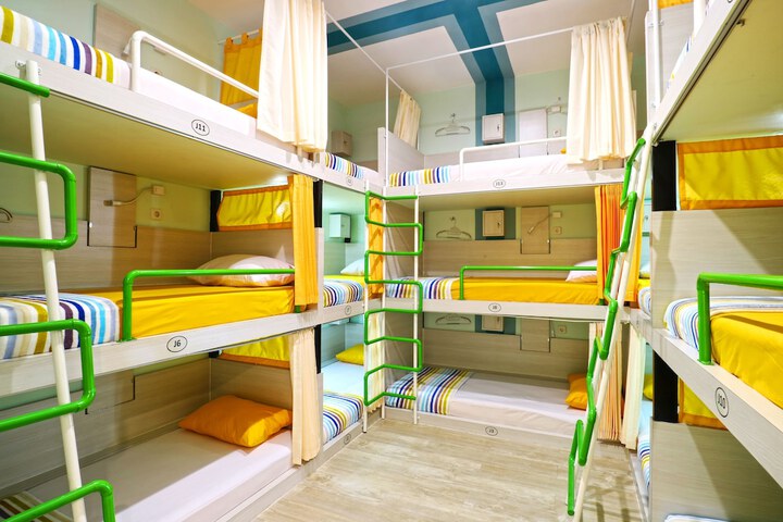 Room 49 of 68