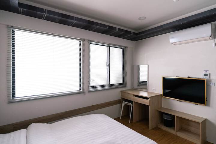 Room 12 of 60