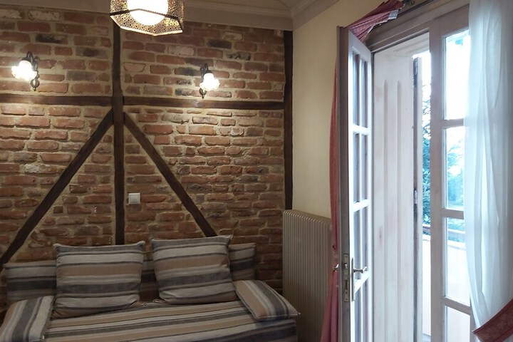 Room 140 of 446