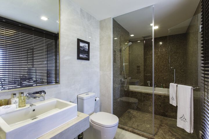 Bathroom Interior Photo