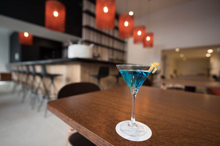 Lounge 51 of 78