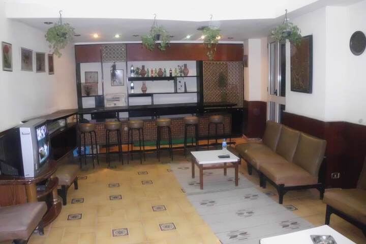 Lounge 20 of 36