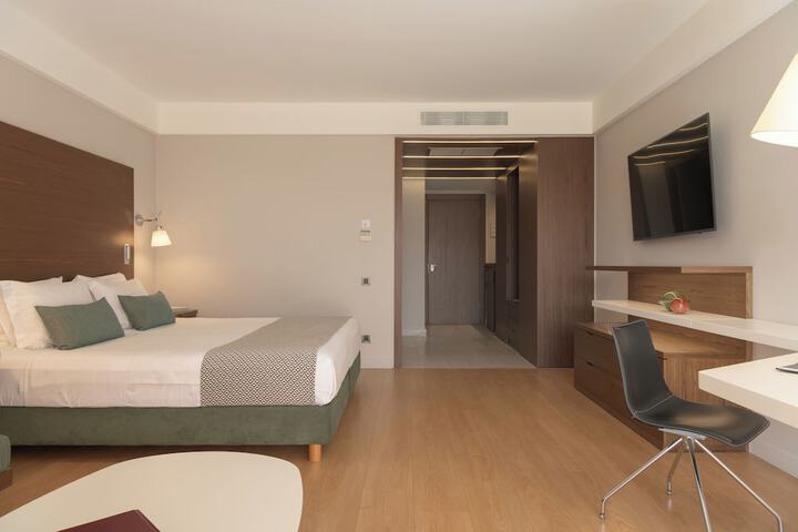Room 6 of 70