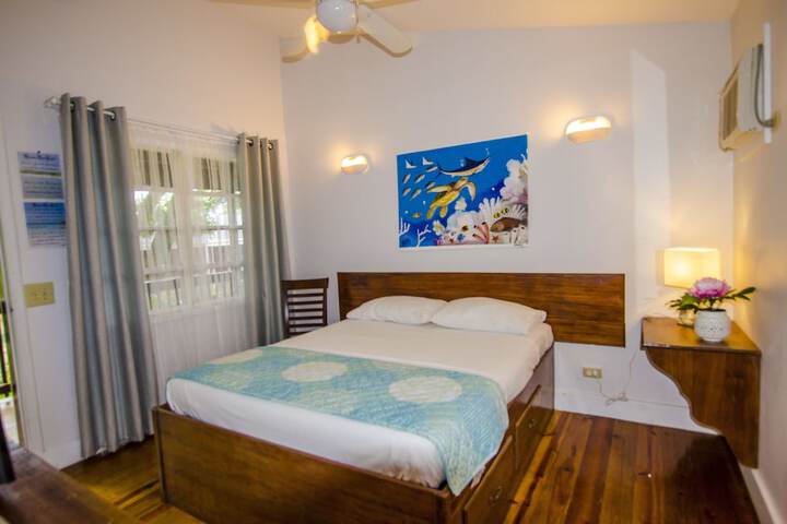 Room 4 of 61