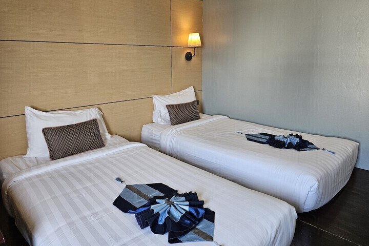 Room 28 of 133