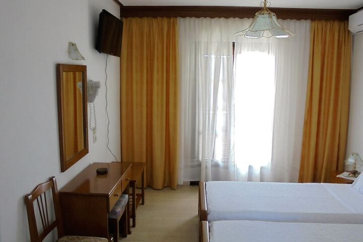 Room 16 of 54