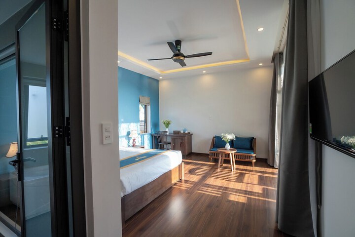 Room 44 of 68