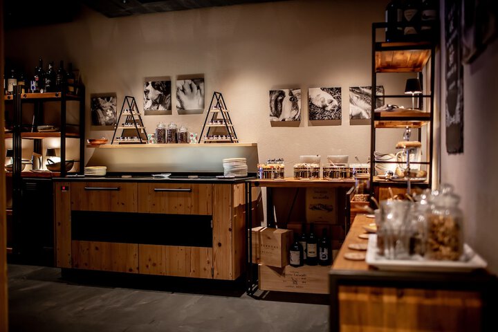 Dining 78 of 89