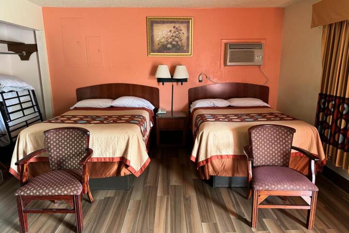 Standard Room, King or Two Doubles (5 of 14)