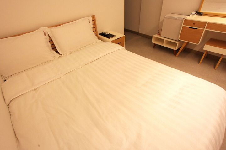 Room 113 of 198
